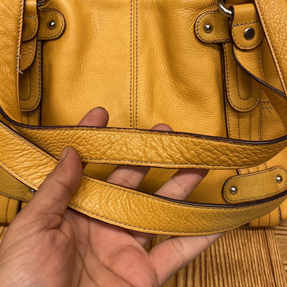 Tignanello carry all satchel in immaculate new condition canary yellow leather🔥 - Picture 7 of 14